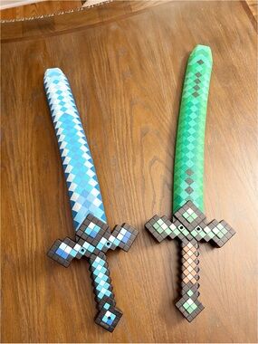 Minecraft swords Set of 2 foam never used
